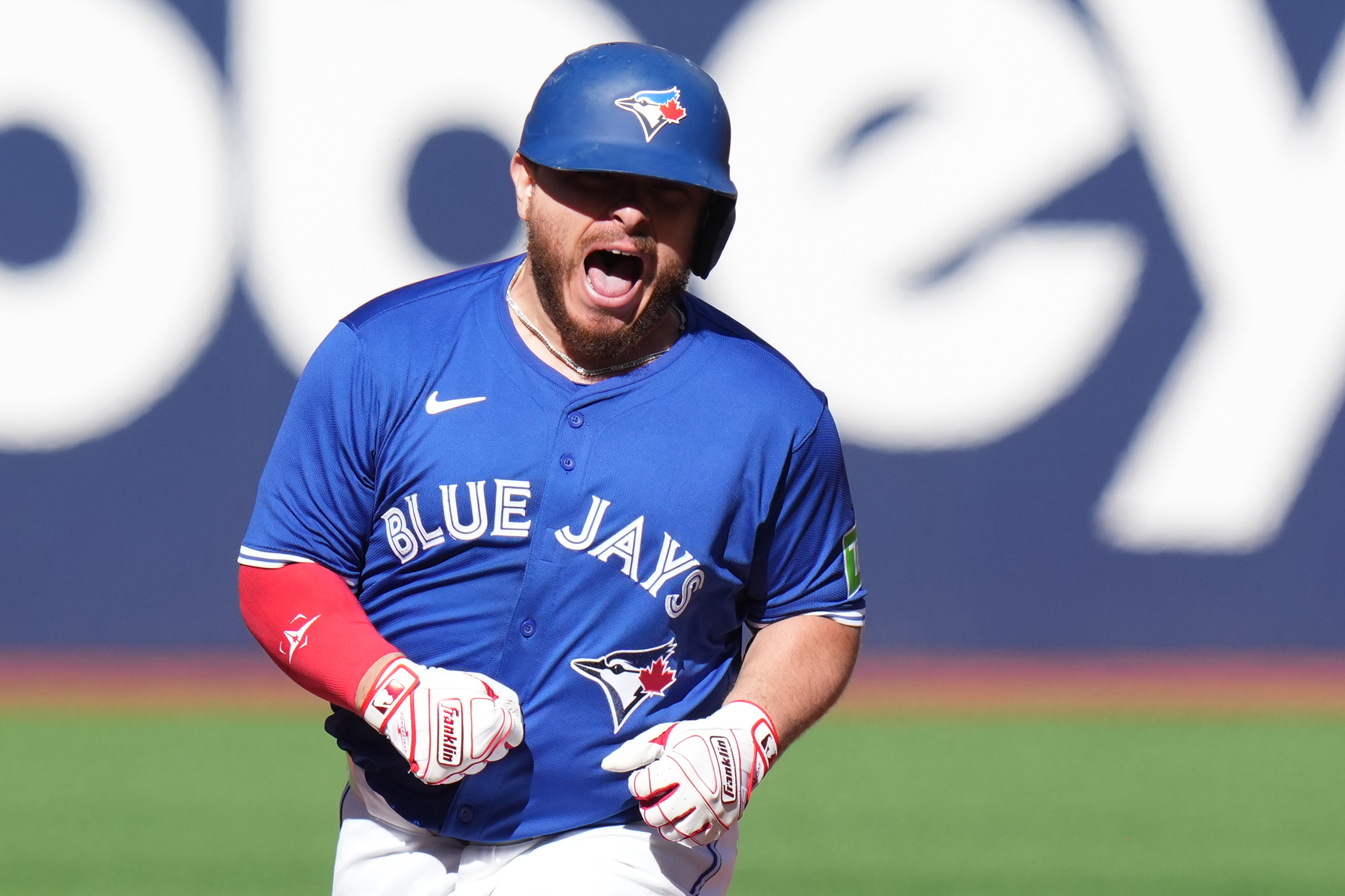 Kirk hits 2 homers, including 1st career slam, as Blue Jays rout Rays 13-4 to clinch AL East title | KSL.com