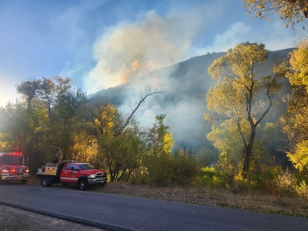 Wildfire leads to evacuations in Hobble Creek Canyon