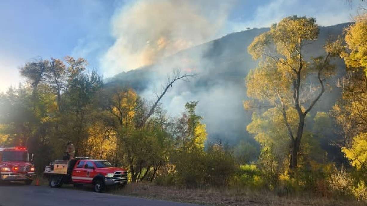 A wildfire burning east of Springville and Mapleton resulted in the evacuation of homes and RVs in Hobble Creek Canyon Thursday evening.