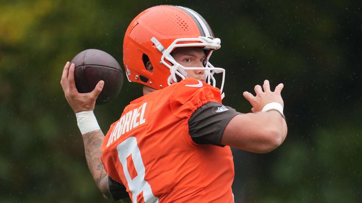Cleveland Browns quarterback Dillon Gabriel (8) attends an NFL football practice at The Grove in Watford, England, Friday, Oct. 3, 2025.