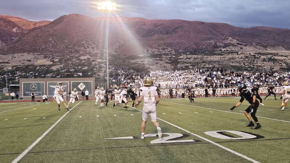 Farmington and Davis High's football teams face off on Friday, Oct. 3, 2025 at Farmington High School in Farmington, Utah.