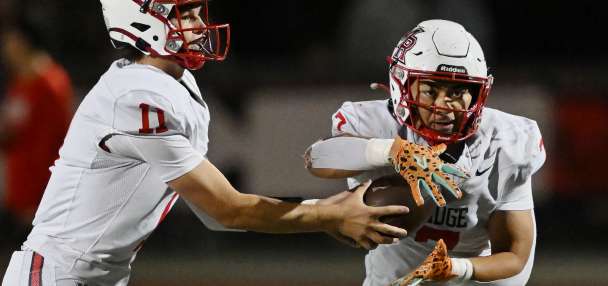 Mountain Ridge finishes the climb and clinches Region 2 title over Westlake