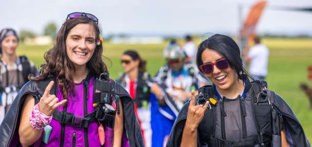 Female skydivers from Utah set new world record in wingsuit skydiving