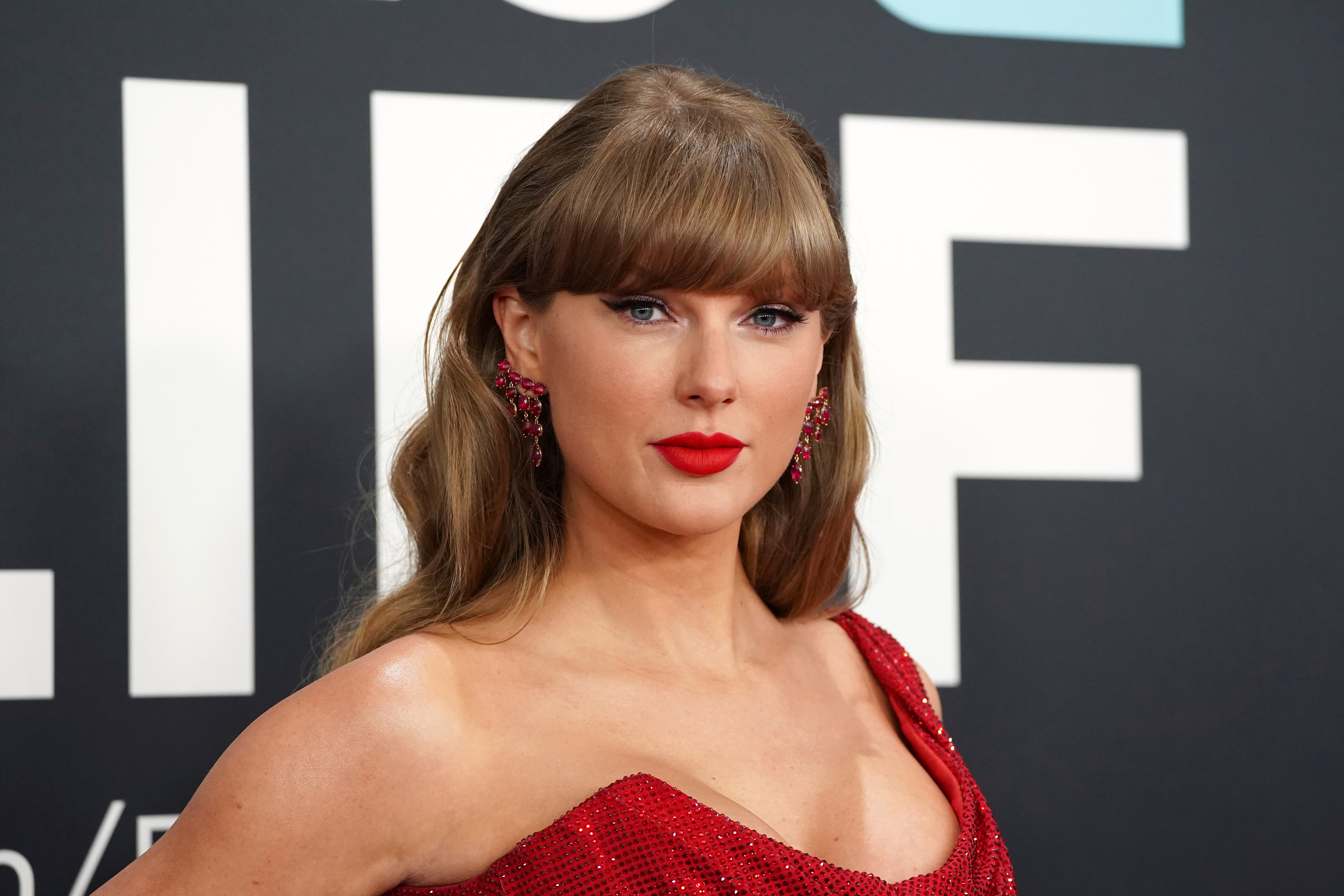 Taylor Swift's 'The Life of a Showgirl' makes history by selling 4 million copies in first week