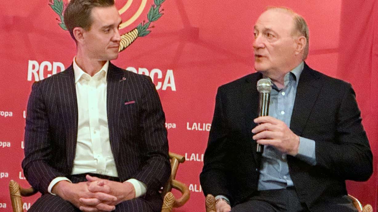 Mallorca controlling owner Andy Kohlberg, right, and former U.S. soccer national team star Stuart Holden, left, a Mallorca co-owner, speak Tuesday, Oct. 14, 2025, at Maxwell Social in New York to promote the club’s marketing efforts in the United States.