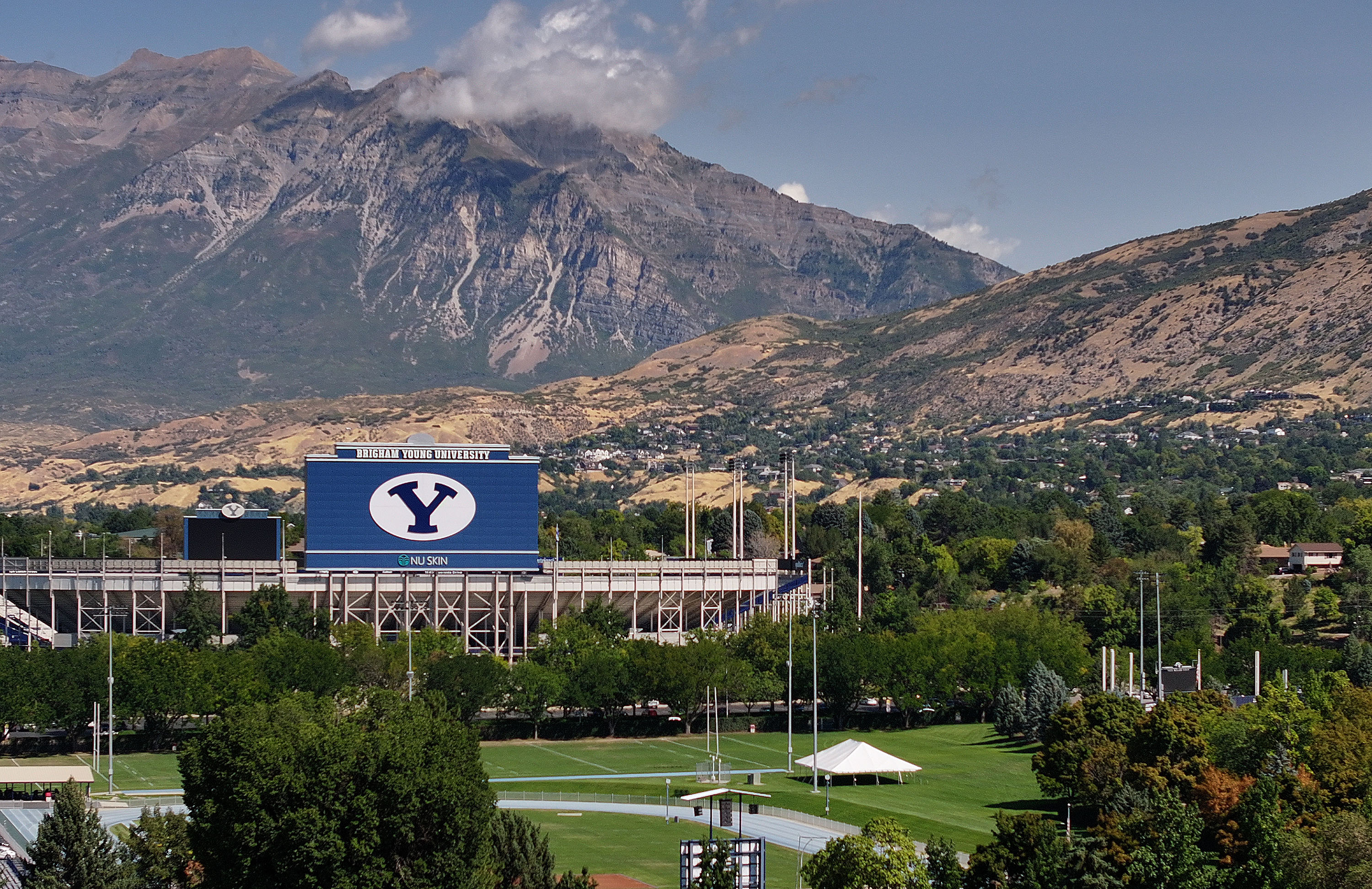 Utah man arrested, accused of threatening to shoot people wearing red at BYU-Utah game