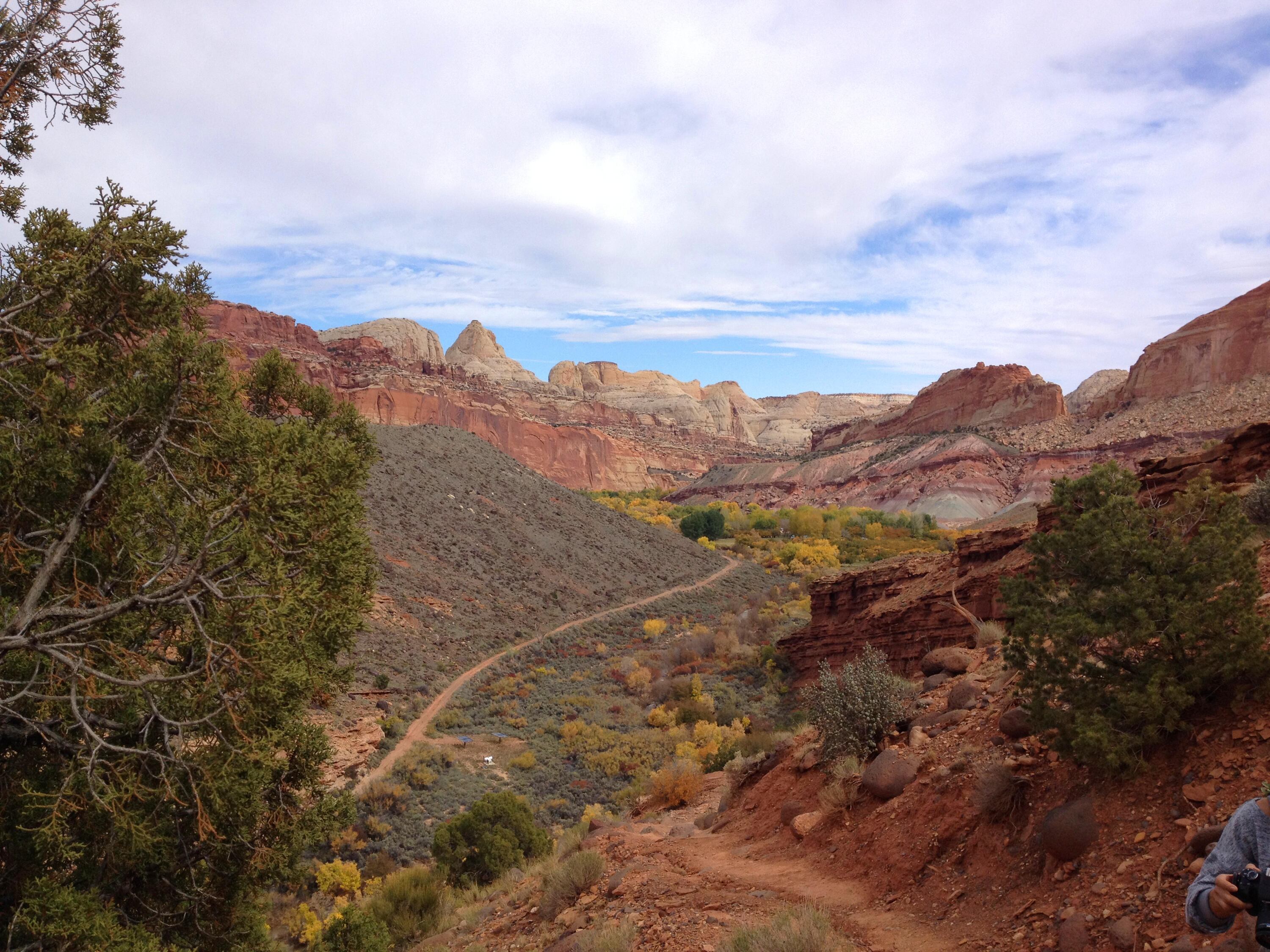 Search underway for 77-year-old missing hiker at Capitol Reef National Park