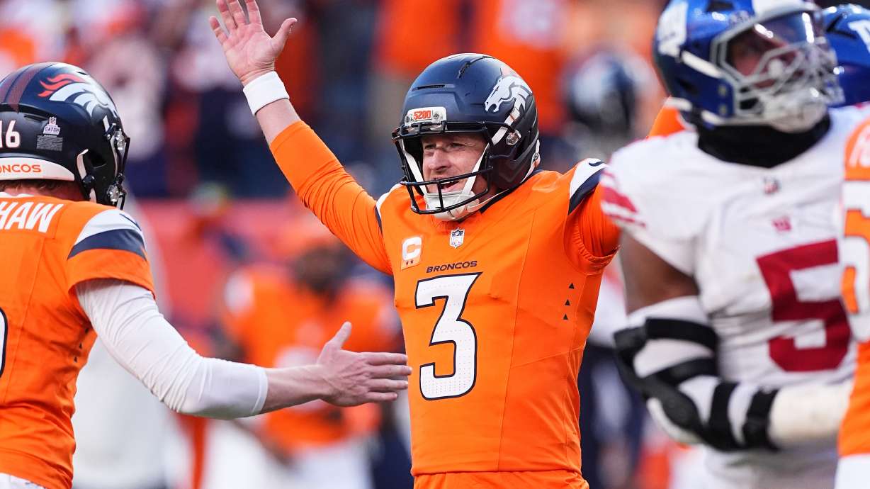 Denver Broncos kicker Wil Lutz (3) celebrates after kicking the game winning field goal during the second half of an NFL football game against the New York Giants in Denver, Sunday, Oct. 19, 2025.