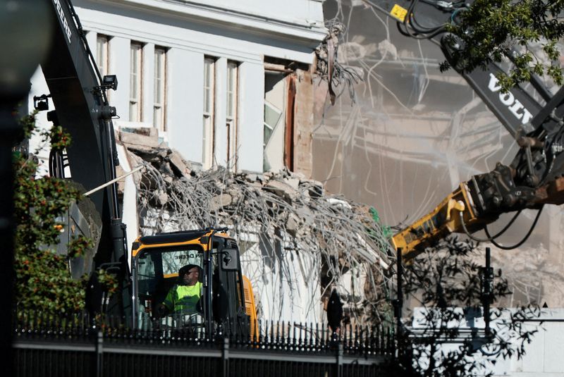 Demolition begins to prepare for White House ballroom