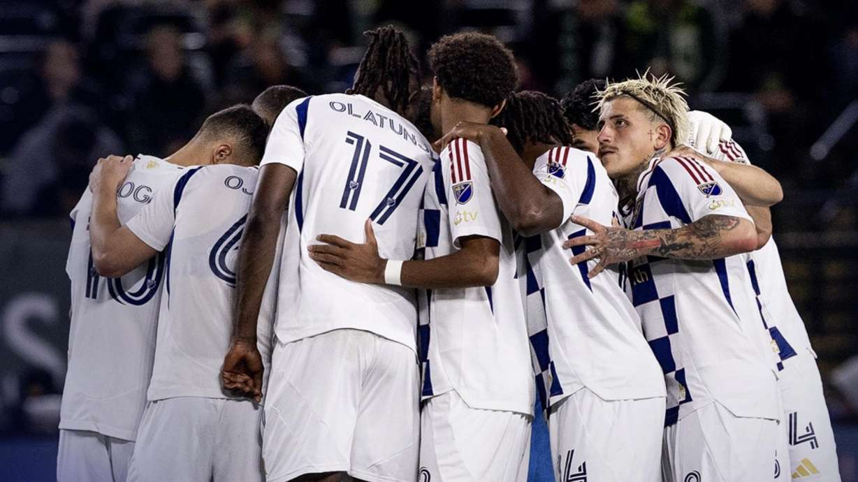 RSL huddles against Portland in the playoffs.