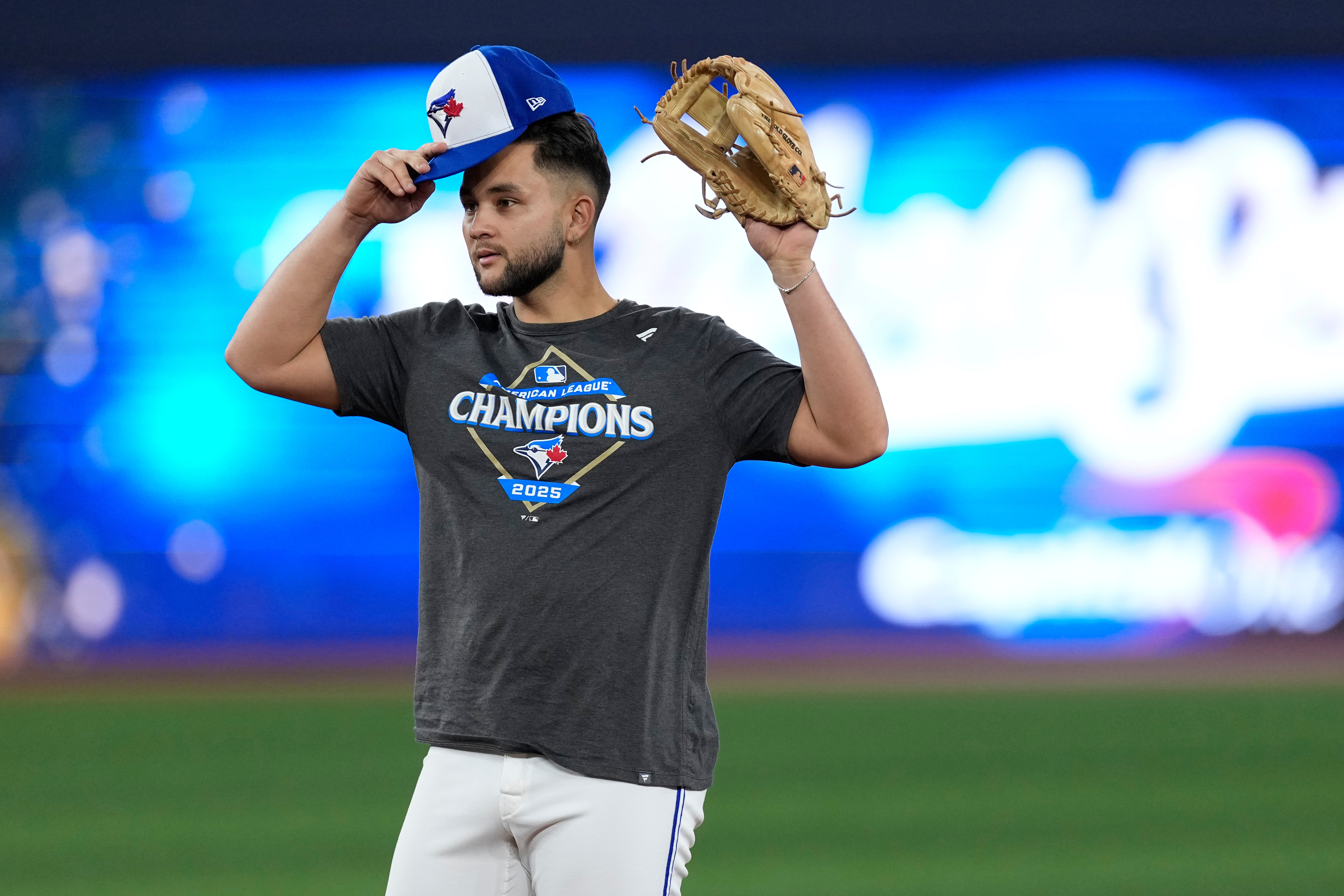 Bichette returns from knee injury and sparks Blue Jays in World Series  debut | KSL.com