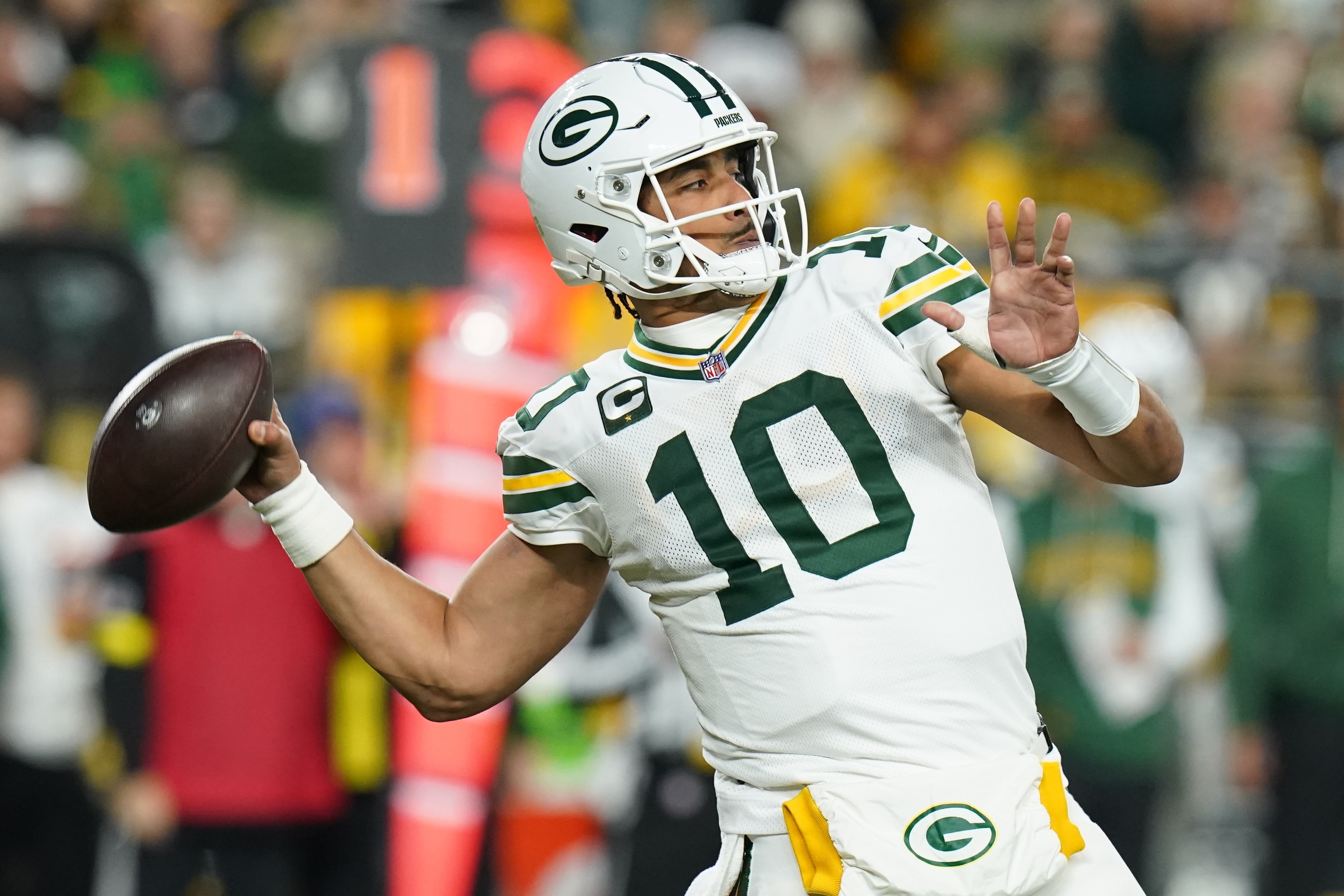Locals in the NFL: Jordan Love, Packers get best of Rodgers, Steelers in prime time