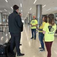 Air traffic controllers receive $0 paycheck amid government shutdown