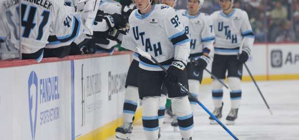 Utah Mammoth rattle off 6 straight goals, drown Kraken in Seattle