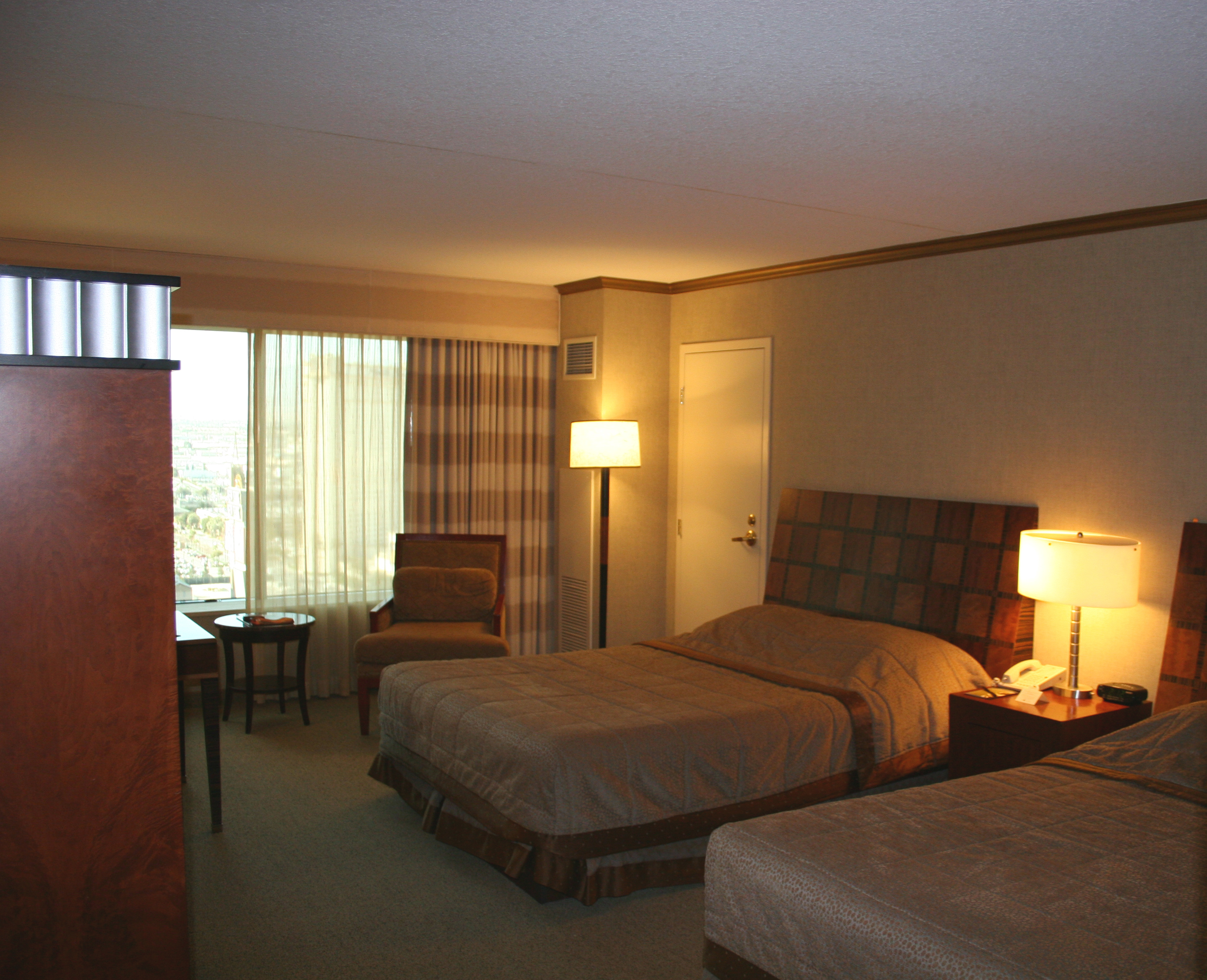 Police arrest man who says he fired into Blanding hotel room while sleeping 