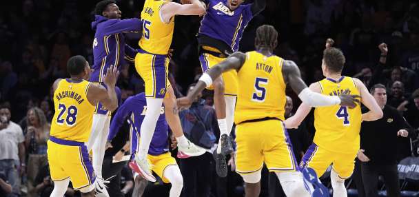 Austin Reaves gives short-handed Lakers another reason to rely on him with buzzer-beater vs. Wolves