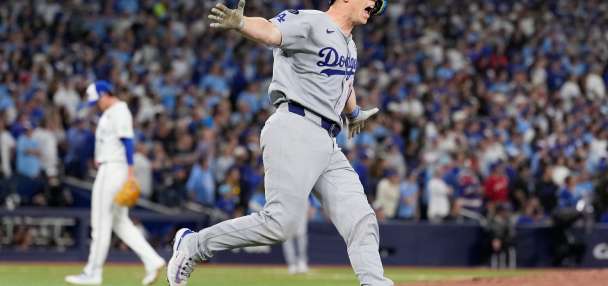 Smith's homer in 11th lifts Dodgers over Blue Jays 5-4 to become first repeat champion in 25 years