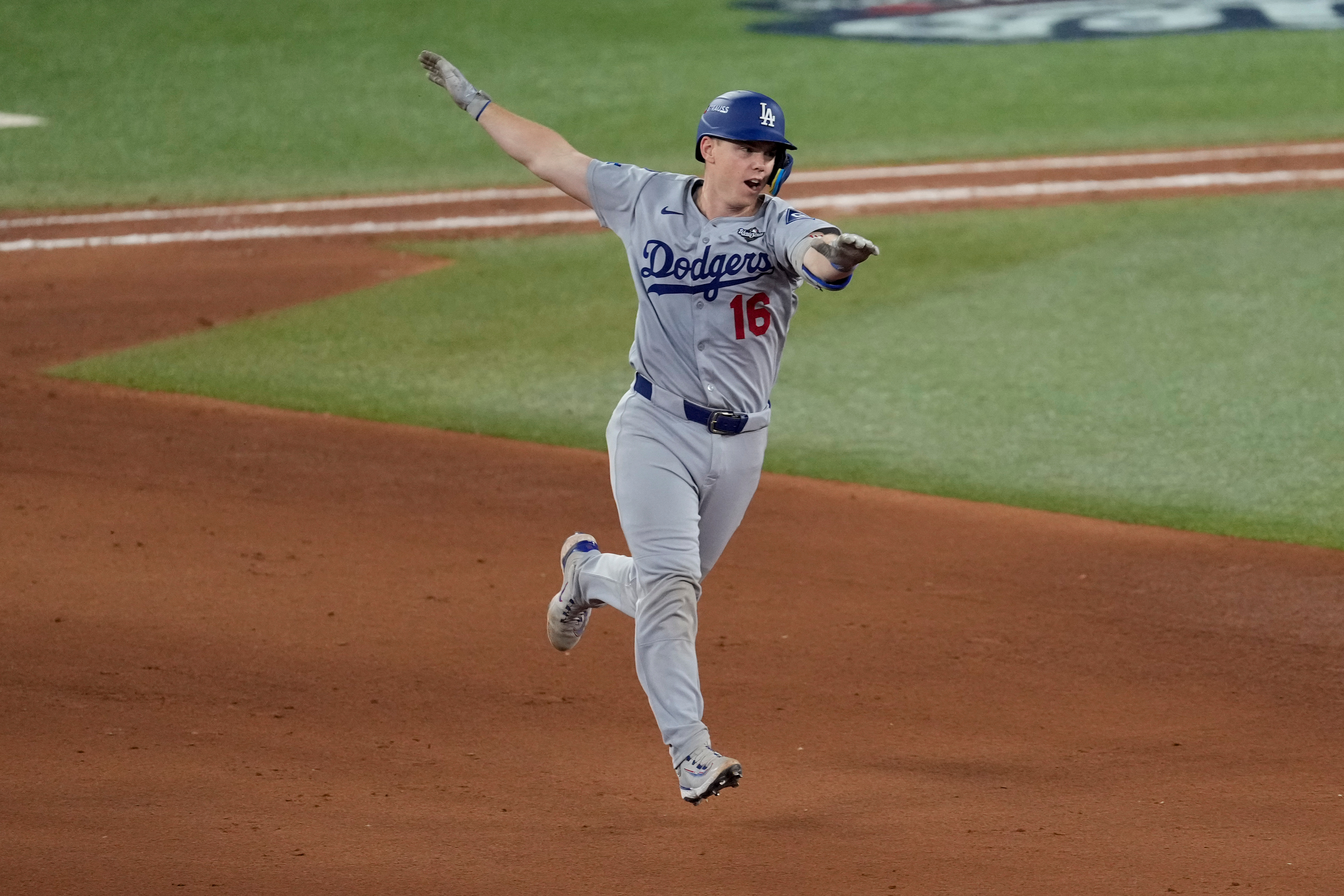 Key moments from the Dodgers' wild World Series Game 7 win over the Blue Jays