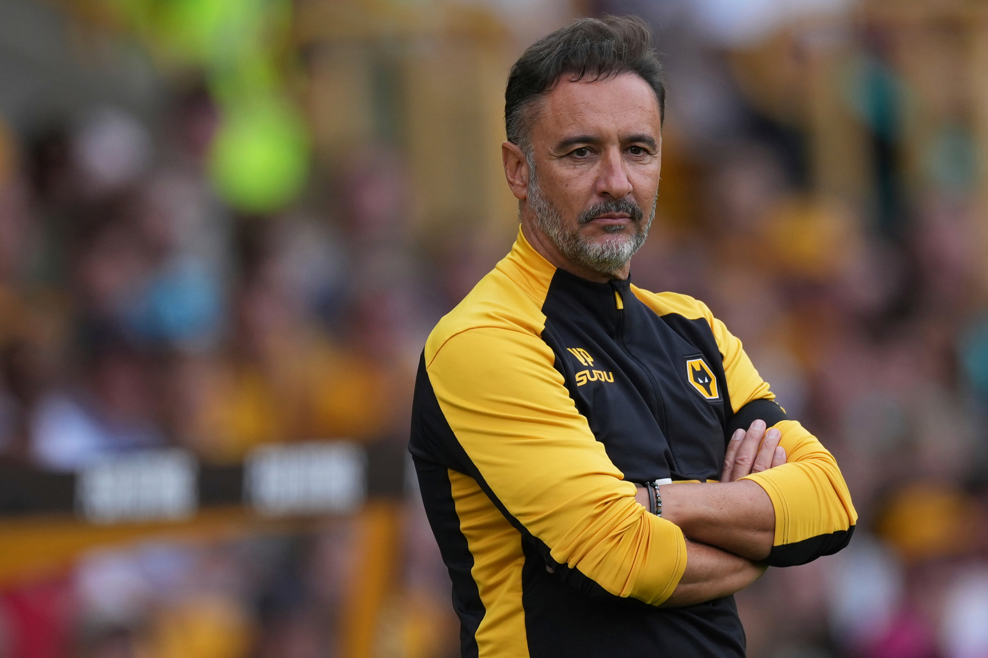 FILE - Wolverhampton Wanderers' head coach Vitor Pereira concentrates during the English Premier League soccer match between Wolverhampton Wanderers and Manchester City at Molineux Stadium, Wolverhampton, England, Saturday, Aug. 16, 2025. 