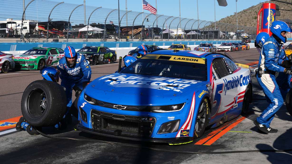 Kyle Larson pits during a NASCAR Cup Series auto race Sunday, Nov. 2, 2025, in Avondale, Ariz.
