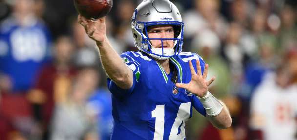 Sam Darnold leads Seahawks to easy 38-14 win over Commanders, who lose Jayden Daniels to arm injury