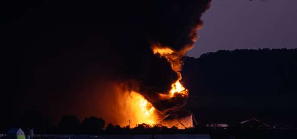 At least 3 dead, 11 injured in UPS plane crash in Kentucky