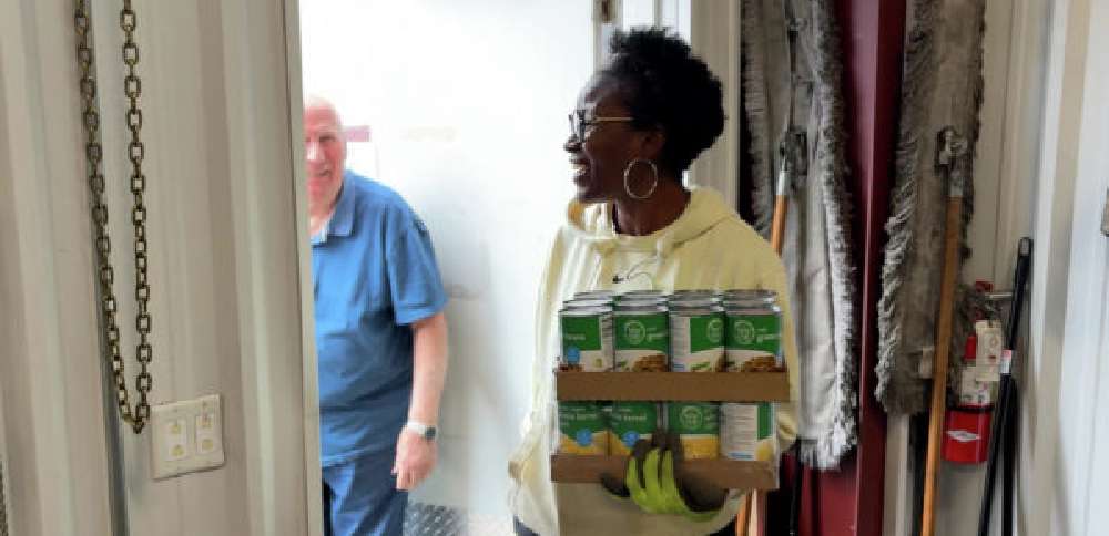 Communities step up as food pantries face surge in demand during government shutdown