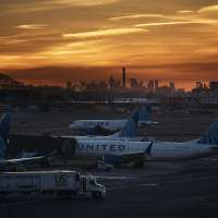 US airlines cancel 1,000 flights while complying with shutdown order