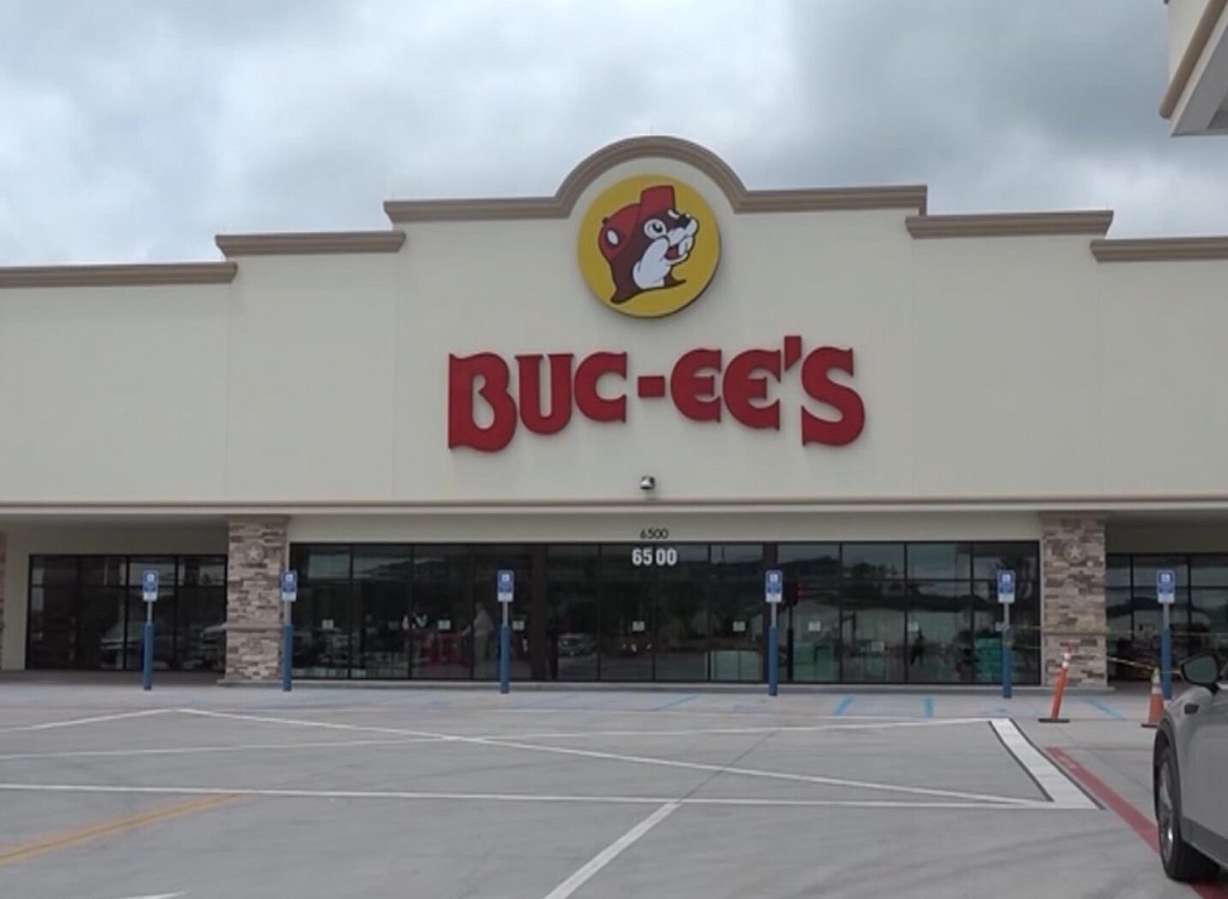Big-name stores like Buc-ee's are coming to Utah, and data from your cellphone helps make the case.