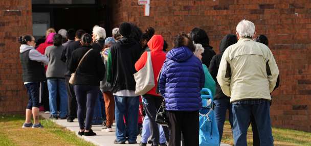 Trump admin asks Supreme Court to halt order providing full SNAP payments for November