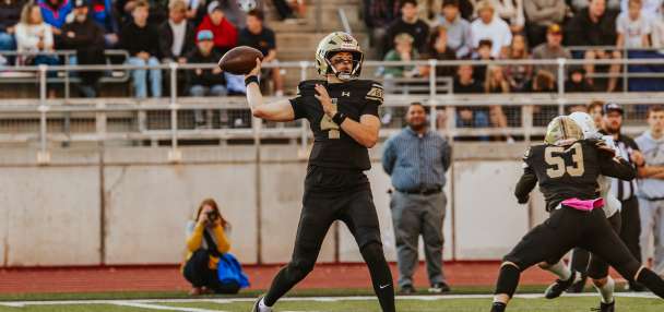 Davis quarterback Tradon Bessinger announces comittment to Iowa