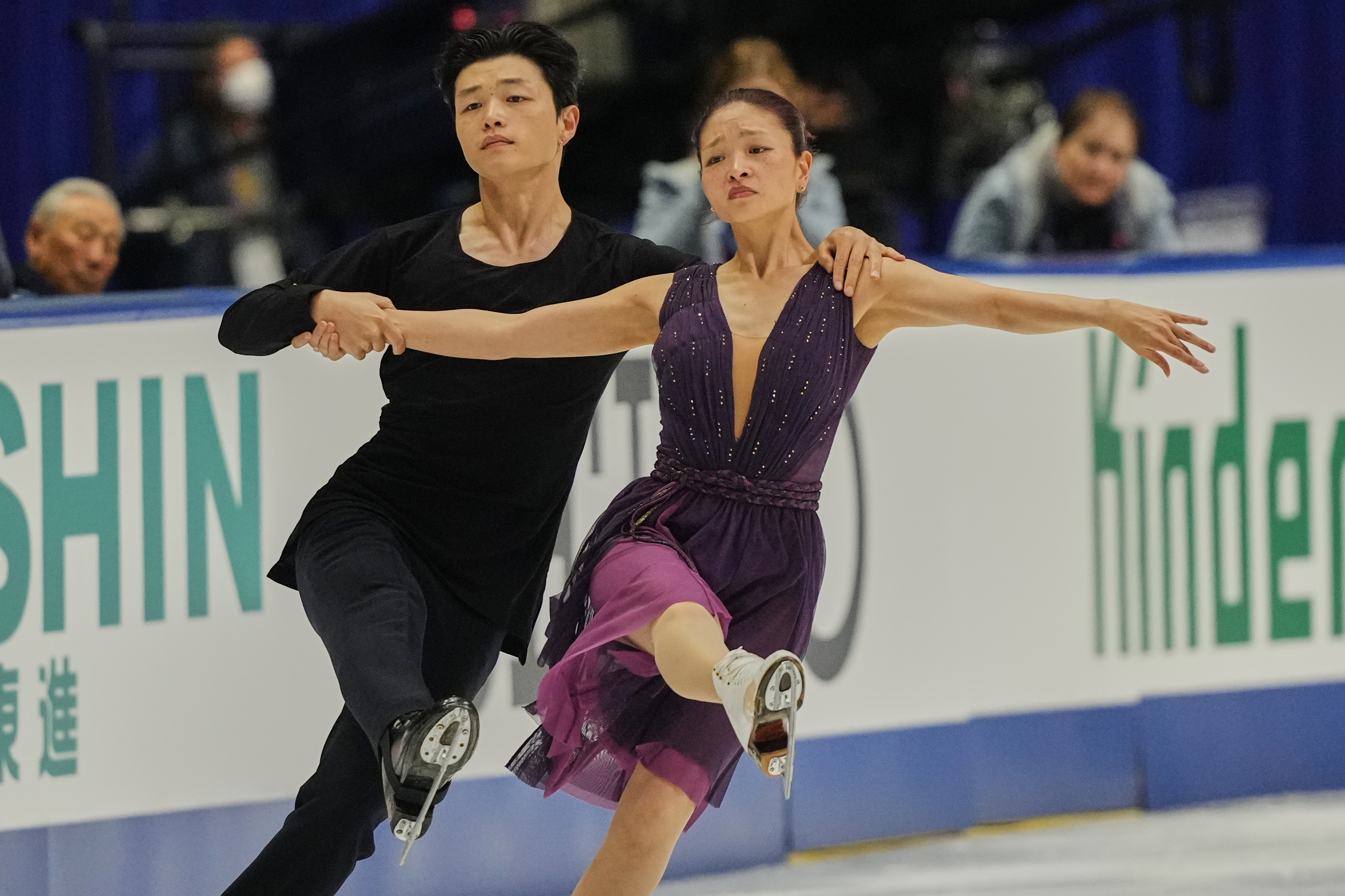 Dominant Sakamoto defends title in final NHK Trophy, books spot in Grand Prix Final