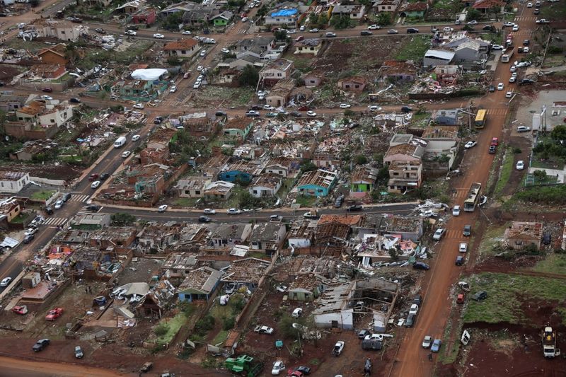 Tornado in southern Brazil kills 6, injures hundreds