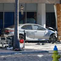 A car fleeing police slams into a bar in Florida, killing 4 and injuring 11