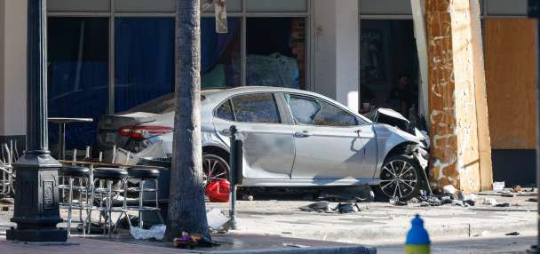 A car fleeing police slams into a bar in Florida, killing 4 and injuring 11