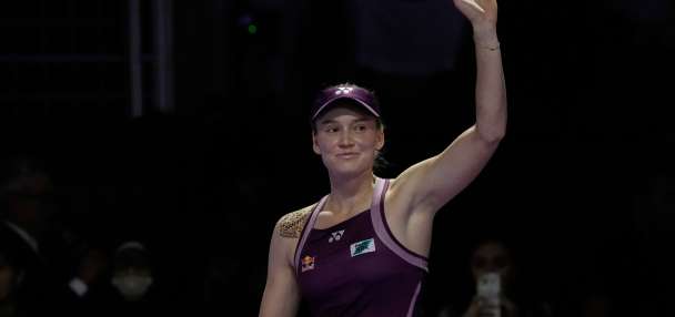 Rybakina beats No. 1-ranked Sabalenka to win WTA Finals