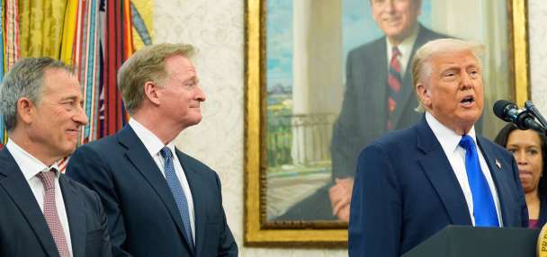 US Senate advances bill to end federal shutdown