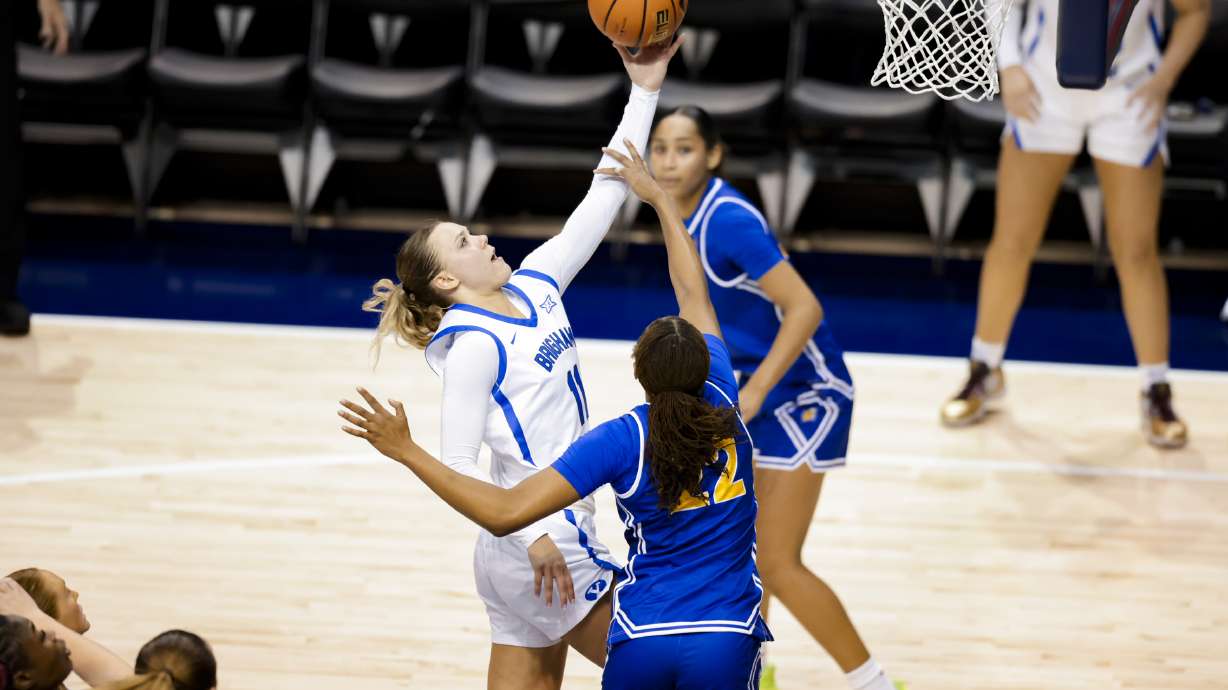 Delaney Gibb goes up for a layup against San Jose State.