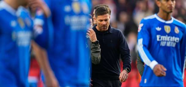 Lewandowski's hat trick moves Barcelona closer to league leader Real Madrid