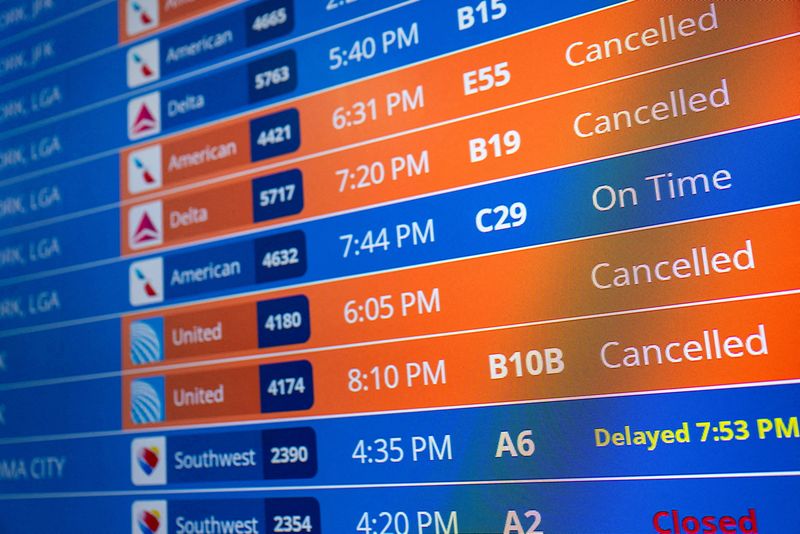 Trump demands air traffic controllers return to work as flight cancellations spike