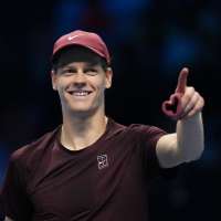 Sinner opens ATP Finals title defense by beating Auger-Aliassime