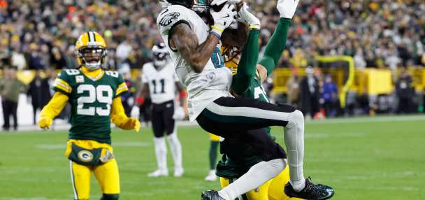 Jaelan Phillips' productive Eagles debut paces dominant defense in 10-7 win over Packers
