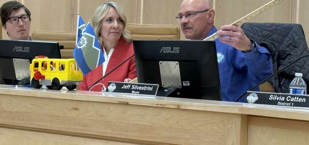 Outgoing Millcreek mayor offers parting words of wisdom as new city leader takes oath