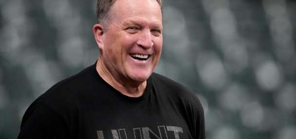 Milwaukee's Pat Murphy and Cleveland's Stephen Vogt win Manager of the Year for 2nd straight season