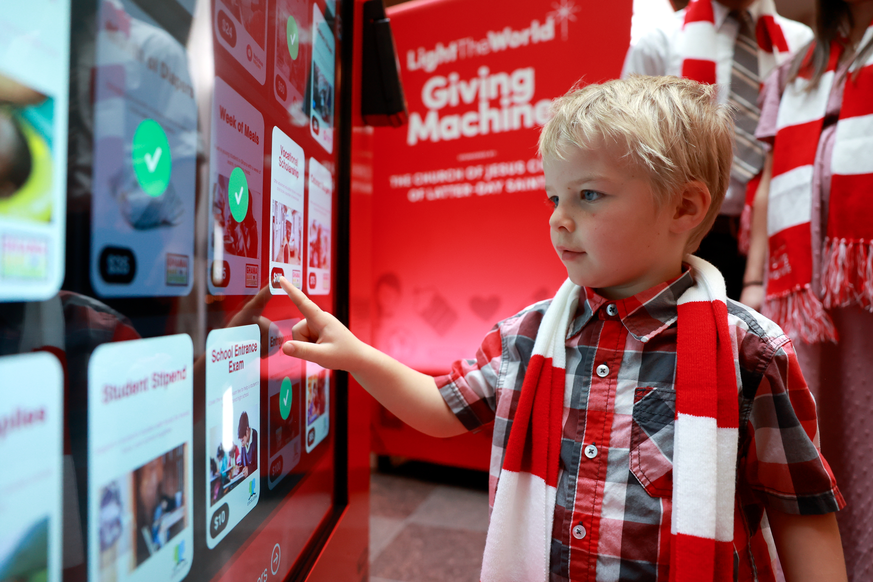 'Beautiful way' to love: Nearly 1M people donated at Giving Machines this season