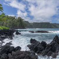 From snowflakes to shorelines: Local tour company wants you to discover Hawaii