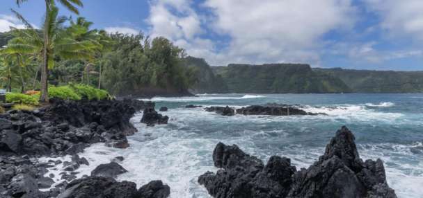 From snowflakes to shorelines: Local tour company wants you to discover Hawaii