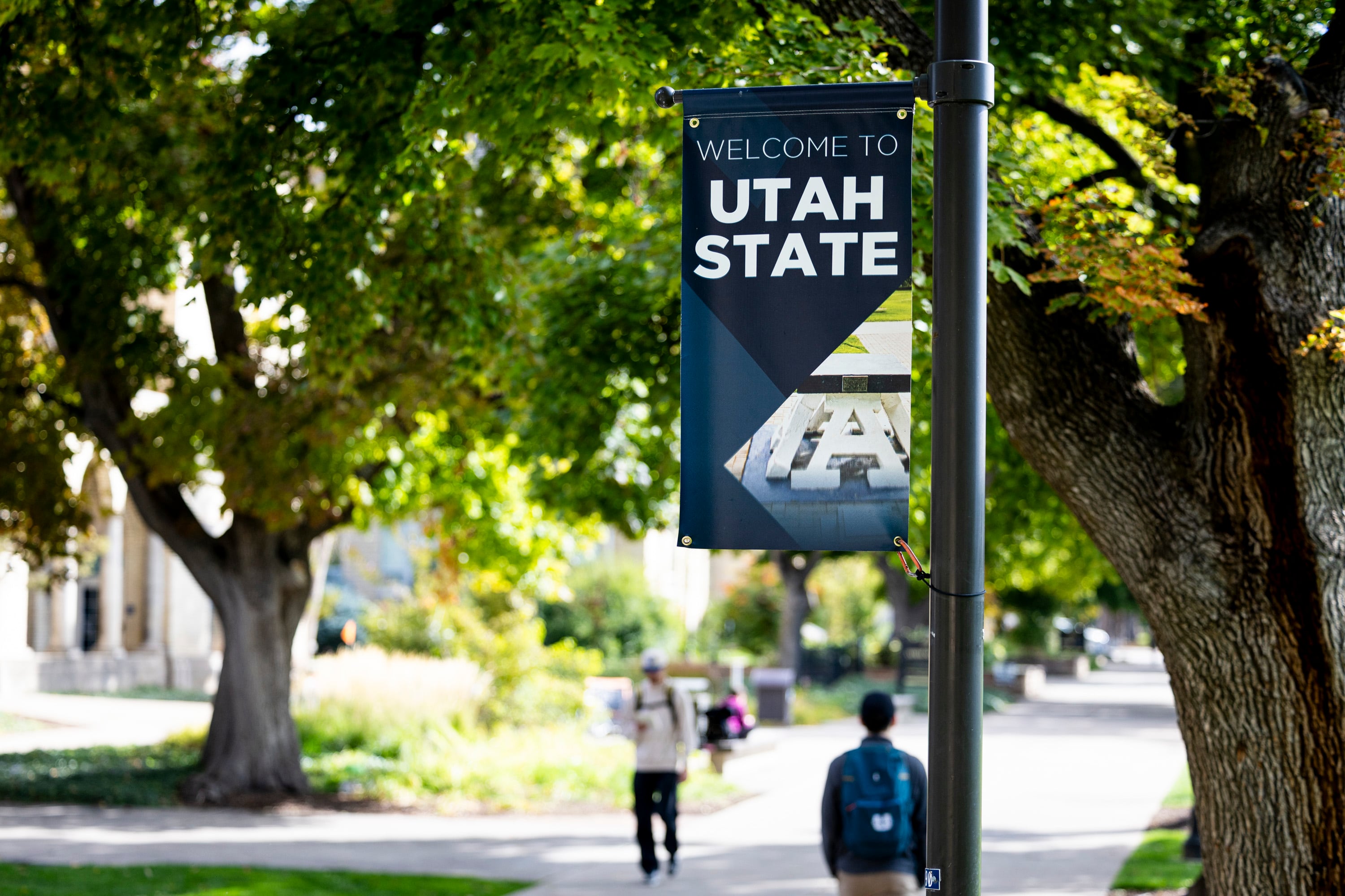 Utahns paying a lighter chunk of their paychecks on college than other states