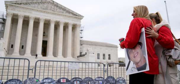 Judge says he'll approve opioid settlement with OxyContin maker Purdue and Sackler family