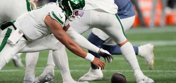 Fields runs for an early score before Jets' quarterback problems resurface in 27-14 loss to Patriots